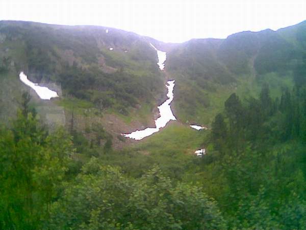Перевал в Кызыл. Ергаки. Снег в конце июля еще лежит.
