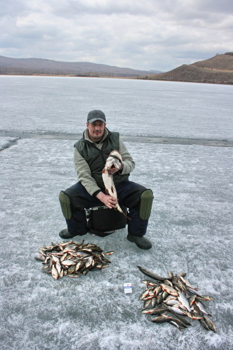 Закрытие сезона зимней рыбалки. Оз. Сарбоголь 29 апреля 2008.г.  Улов не очень, погода не та!