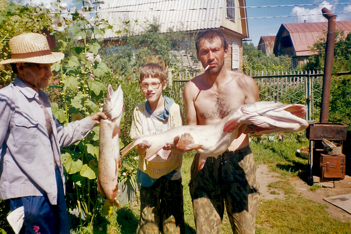 18 кг, длина 1,40, поймана: река Обь, д. Почта, на отвесное блеснение, блесна самодельная, по эскизам из книги Сабанеева.