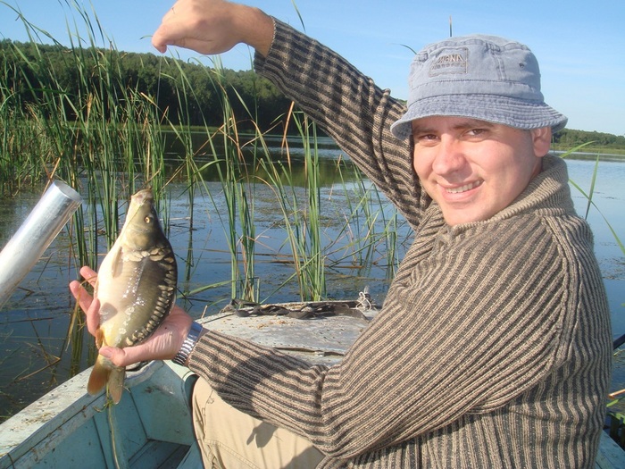 Быстрее бы лето, рыбалка на платнике Рябченко, август 2007, итого было поймано 4 кг карпа и 2 кг сазана. Средний вес 400-500 гр.