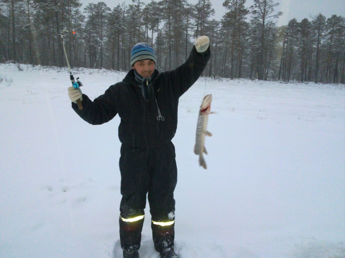 Зимняя рыбалка это супер.