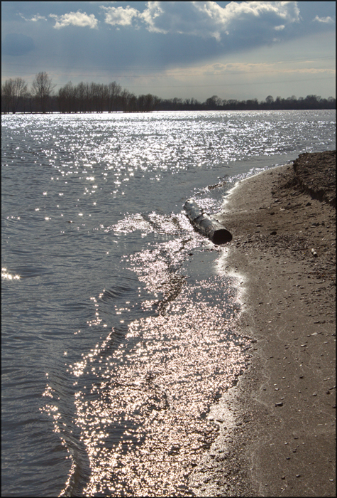 о. Саранок уже под водой.