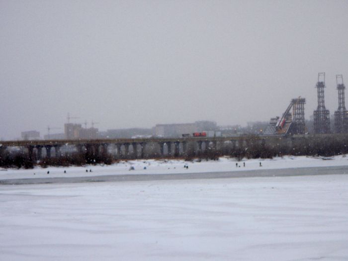 Инструментальный, у Бугринского моста. К вести.