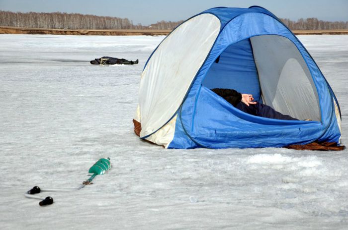 Полдень, жарко, не клюёт..