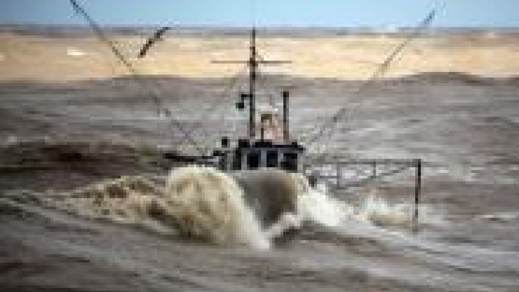 Incredible video - fishing boats in rough sea Incredible video - fishing boats in rough sea