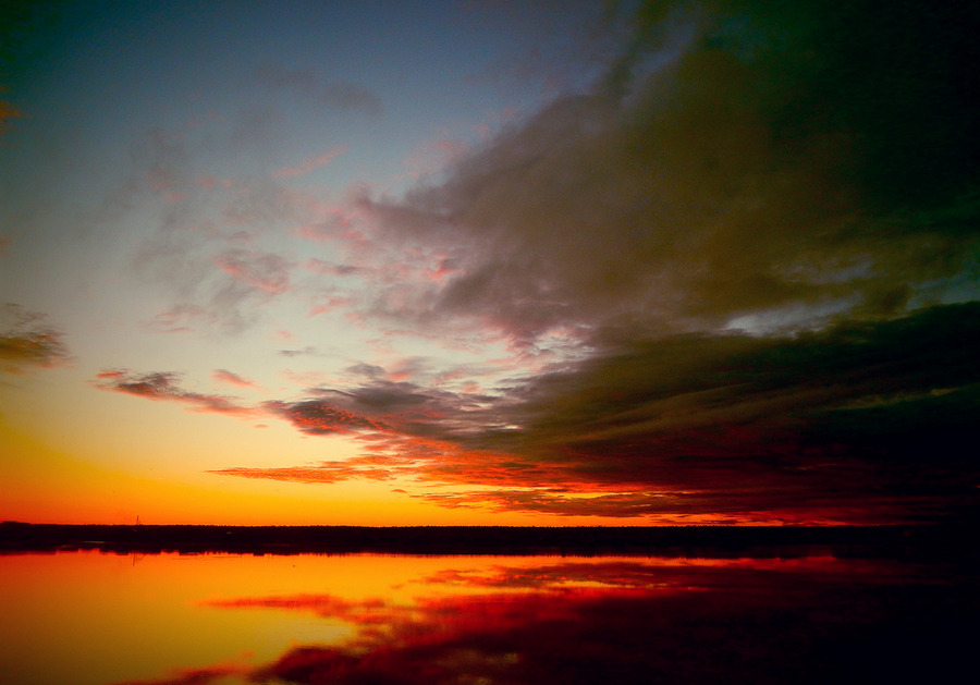Закат на родном озере