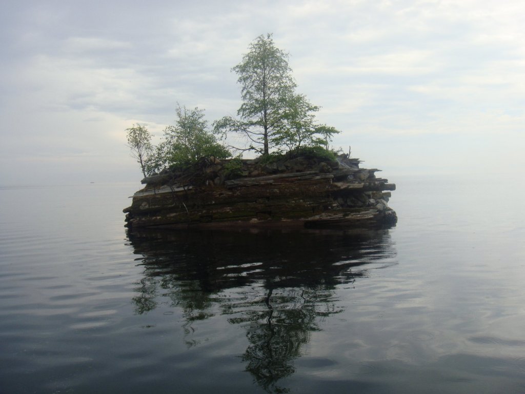 Островок  в порту Байкал.