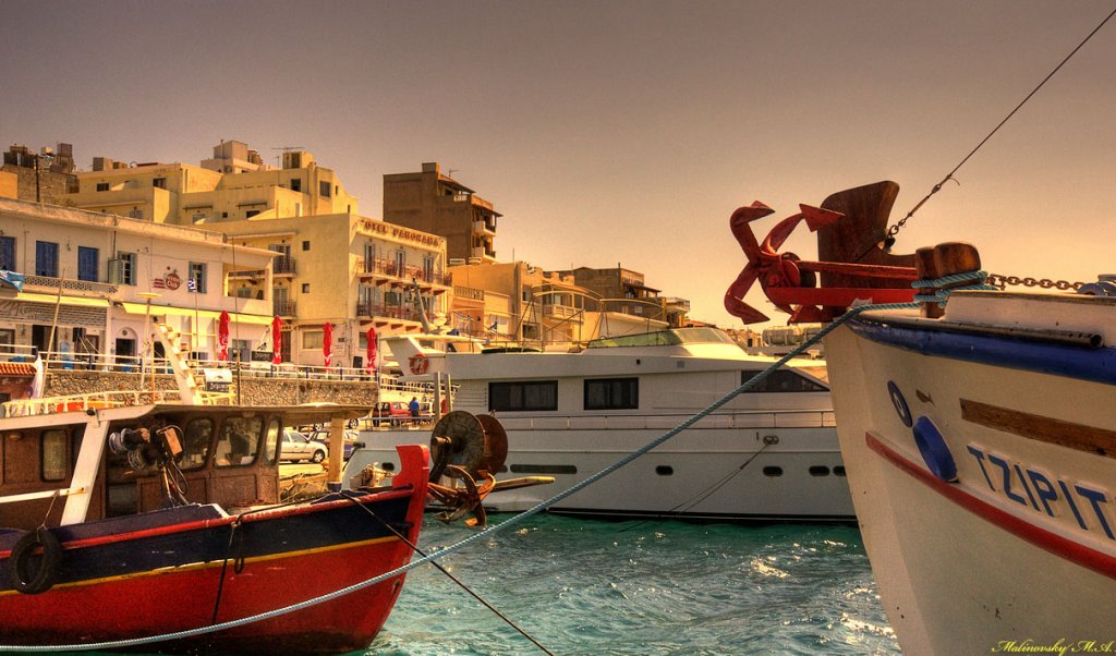 Порт городка Элунда. о.Крит, август 2014 г. Из серии "Мои Фото-трофеи разных лет"