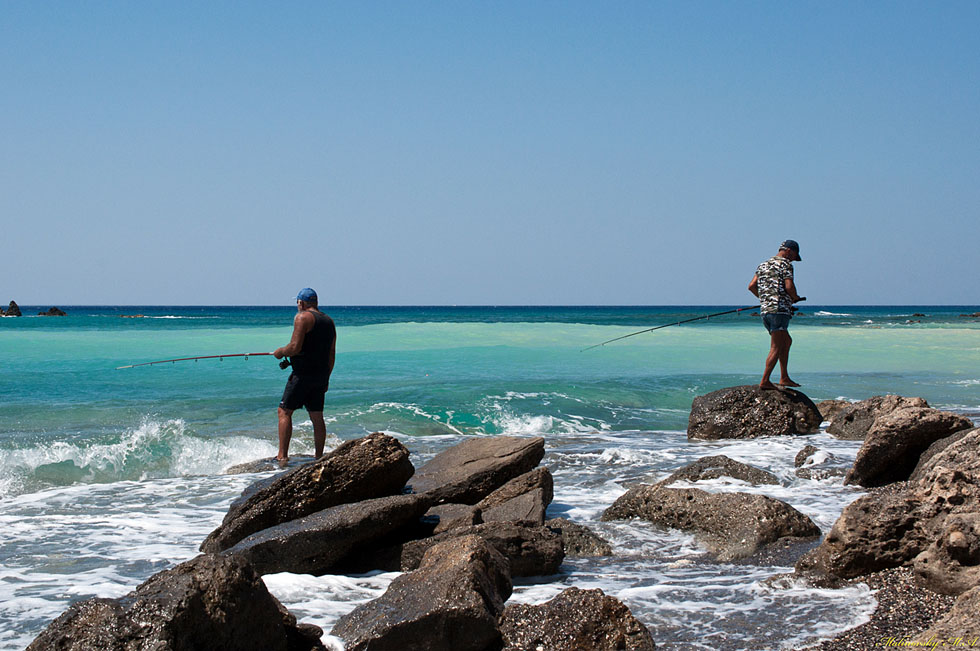 Рыбалка на острове Крит. Средиземное море, август 2014 г.  Из серии "Мои Фото-трофеи разных лет".