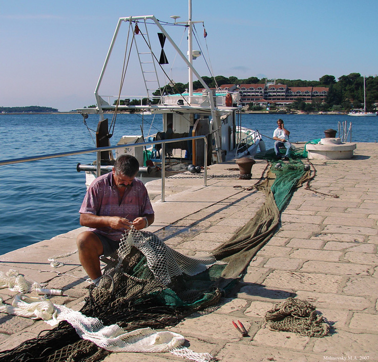 "Мобильные"  сети Хорватских рыбаков. Город Ровинь, Хорватия 2007 г. Из серии "Мои Фото-трофеи разных лет"