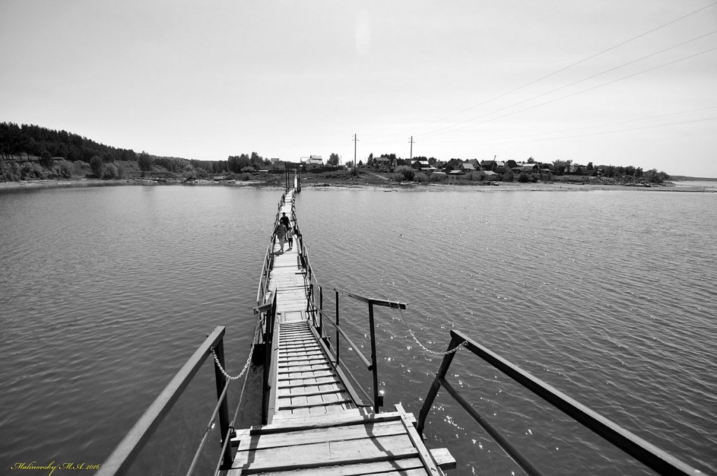 Мост через Гуменку. 5 июня 2016 г. Из серии "Мои Фото-трофеи разных лет".