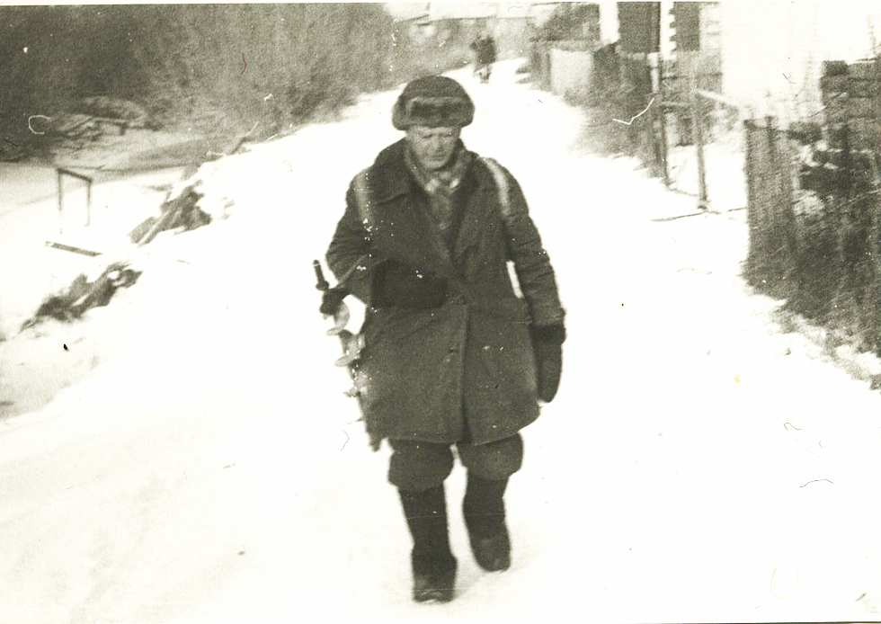 Как мы шли с рыбалки....Мой дедушка Шевченко А.С., фото 1992 г. о.п.52 км Петушки