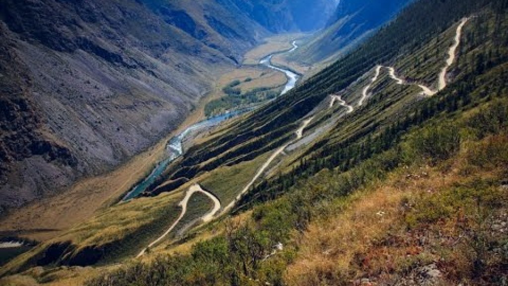 Спуск в долину Челушмана , перевал Кату-Ярык. (Советы для начинающих автотуристов)