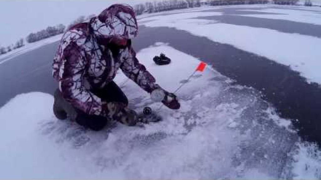 Хорошая ЩУКА в плохую погоду! Рыбалка на жерлицы