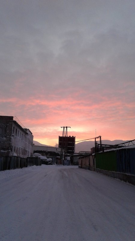 Норильск. Последние лучи солнца перед полярной ночью.