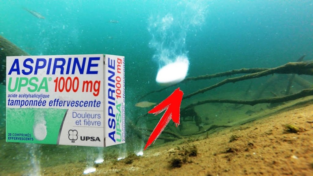 Как рыба реагирует на ШИПУЧИЕ таблетки Аспирина