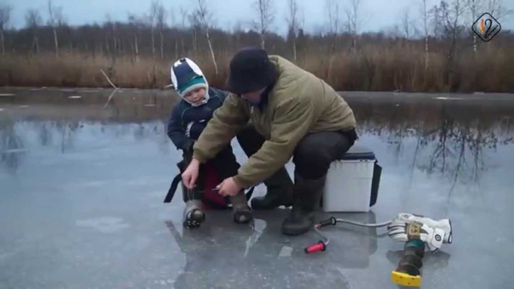 Впервые с дедом на рыбалку. Душевное видео с советами для внука