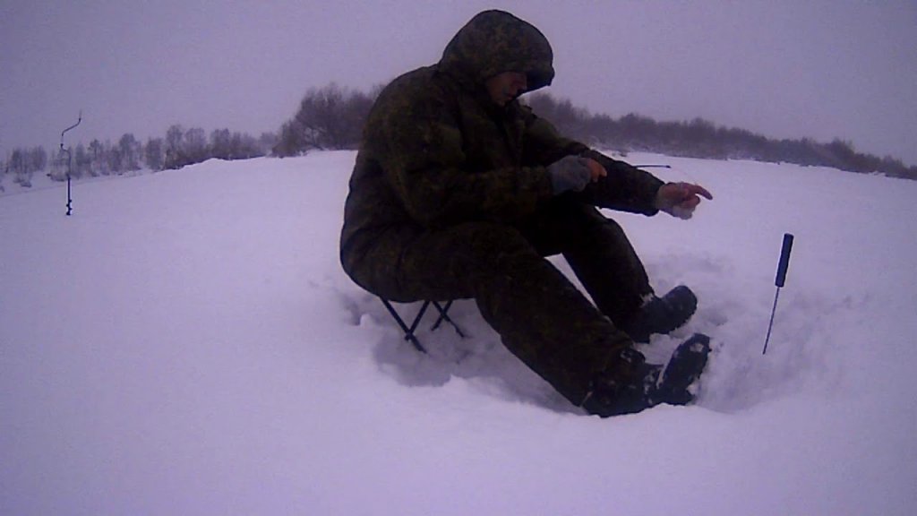 зимняя рыбалка на оке)))27. 01. 2019)))сильный ветер со снегом((( эксперемент с новой снастью зимняя рыбалка на оке)))27. 01. 2019)))сильный ветер со снегом((( эксперемент с новой снастью