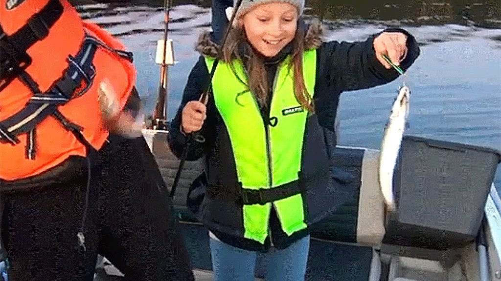 Гонка за скумбрией! Морская рыбалка в Норвегии