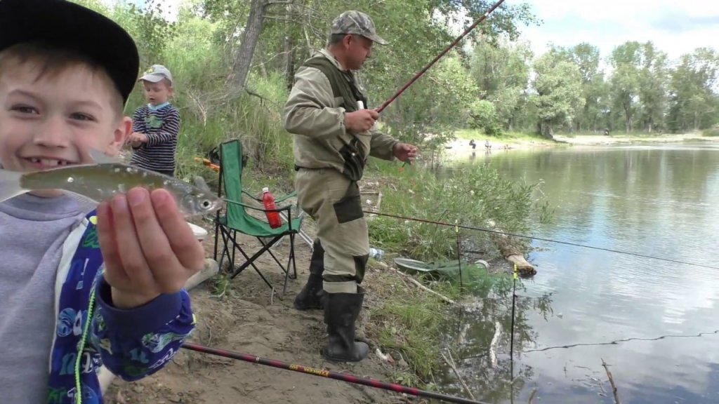 Рыбалка с детьми.  Продолжаем осваивать поплавочную удочку.