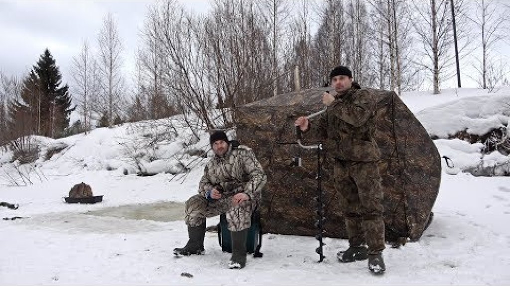 Ночевка в палатке Берег 2.20 Куб. Штормовой ветер чуть не унес. Ночевка в палатке Берег 2.20 Куб. Штормовой ветер чуть не унес.