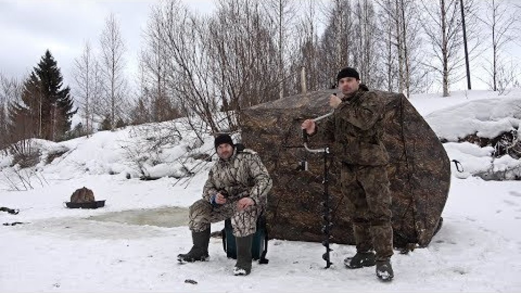 Ночевка в палатке Берег 2.20 Куб. Штормовой ветер чуть не унес.