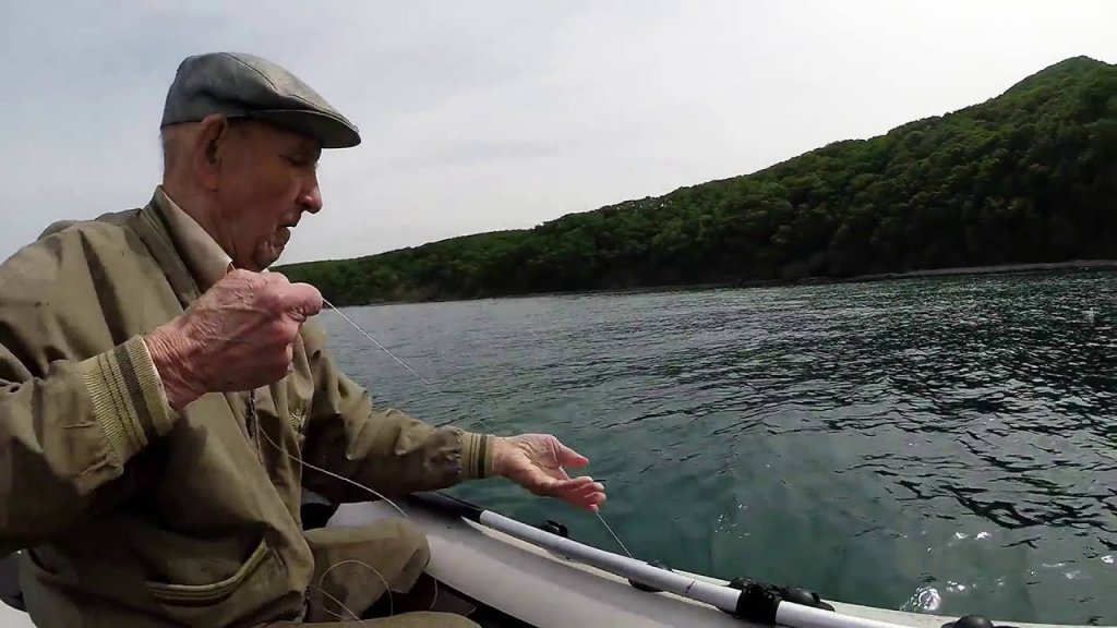 Внук вывез 88 летнего деда на рыбалку