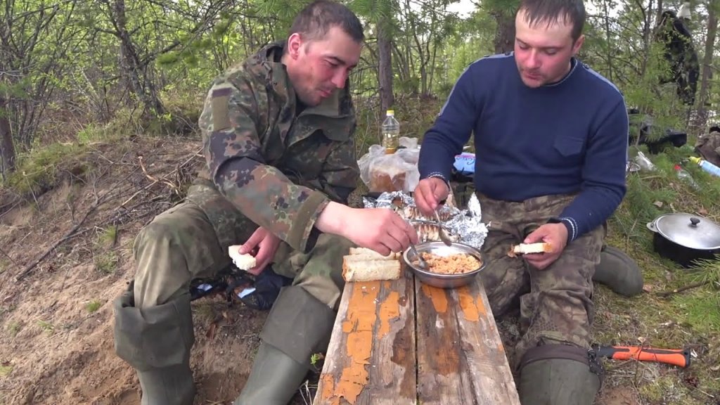 Щука в фольге на костре / обед на природе / отдыхаем после рыбалки.