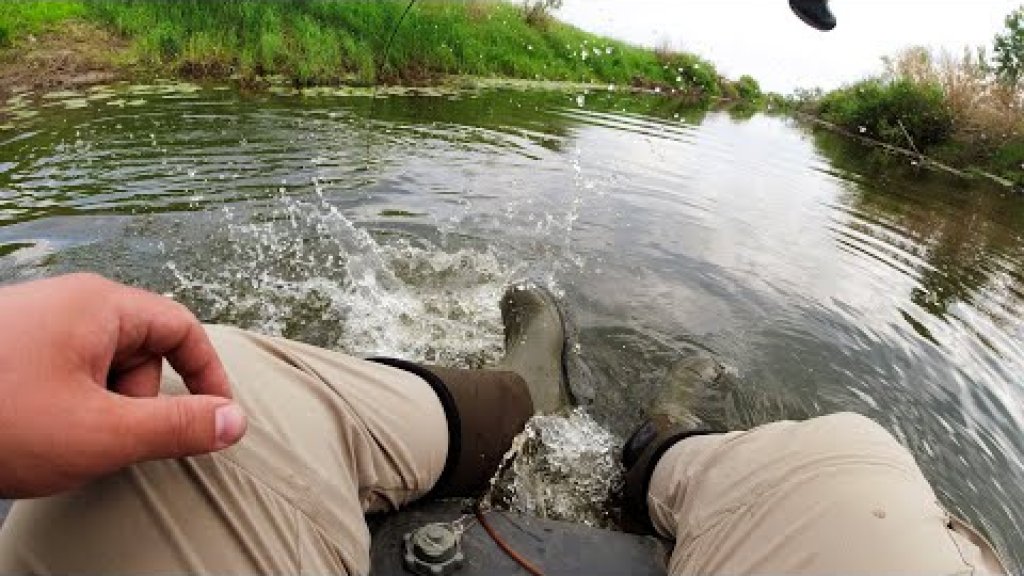 Воблеры или вертушка?! Ловля щуки на спиннинг на малой реке! Рыбалка 2022 в Казахстане!
