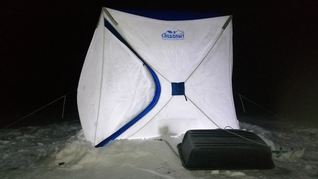 Зимняя рыбалка на ночного карася в декабре. Ловля карася зимой со льда. Ночная рыбалка в палатке.
