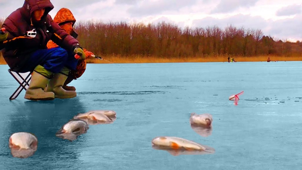 Удачная зимняя рыбалка на белую рыбу по последнему льду! Ловля плотвы зимой на мормышку в глухозимье