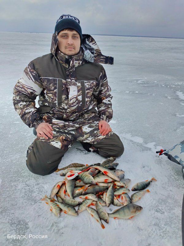 Довольный. Только не подаёт виду))