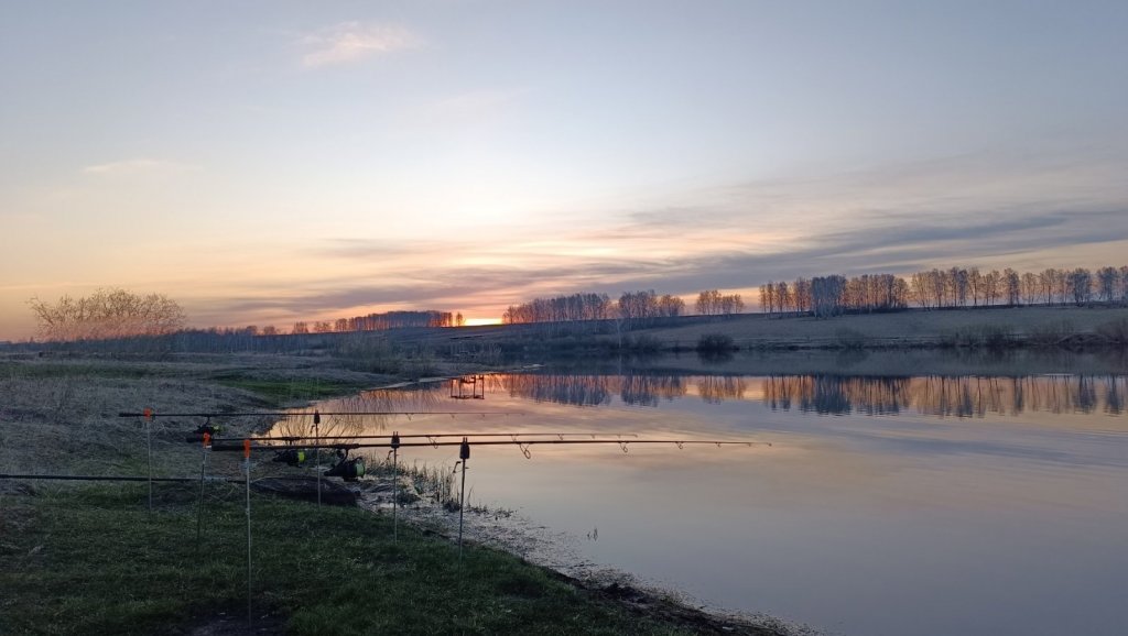 Закат на озере.