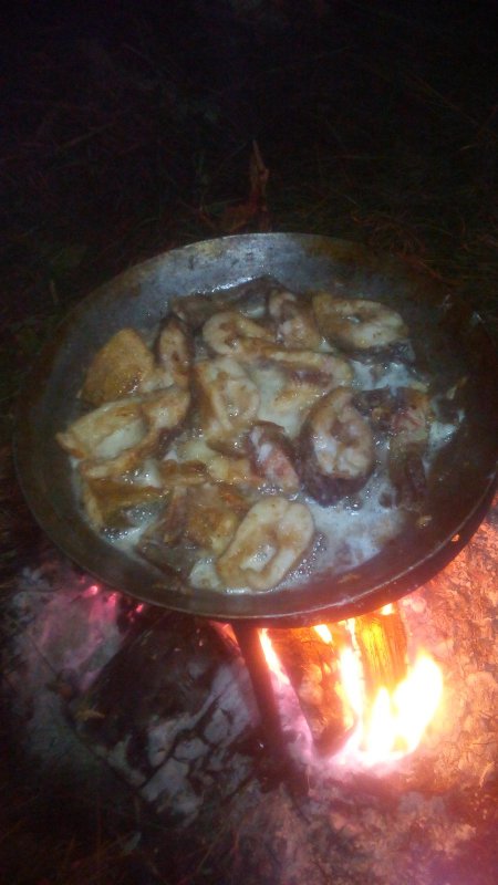Вкусно шкварчит.