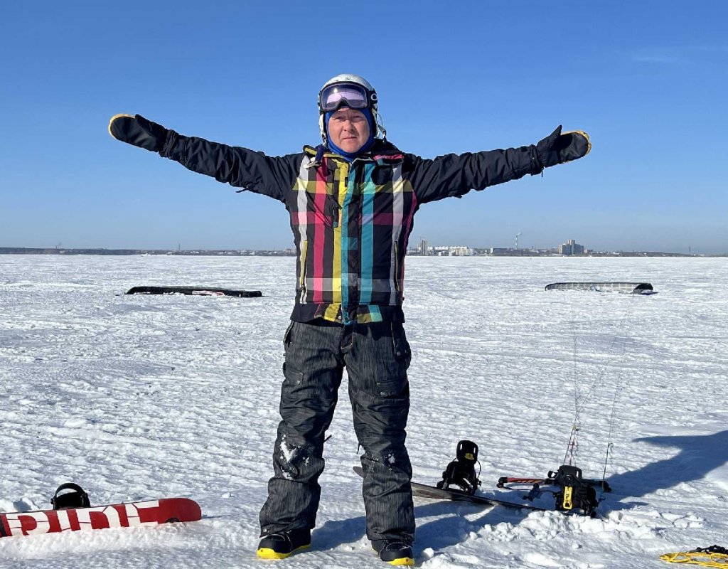 На ТАЙВАНЕ видел вооот такого окуня и 3-х рыбаков.