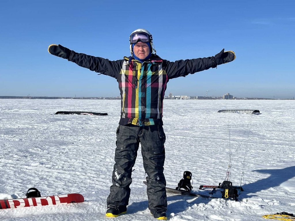 На ТАЙВАНЕ видел вооот такого окуня и 3-х рыбаков.