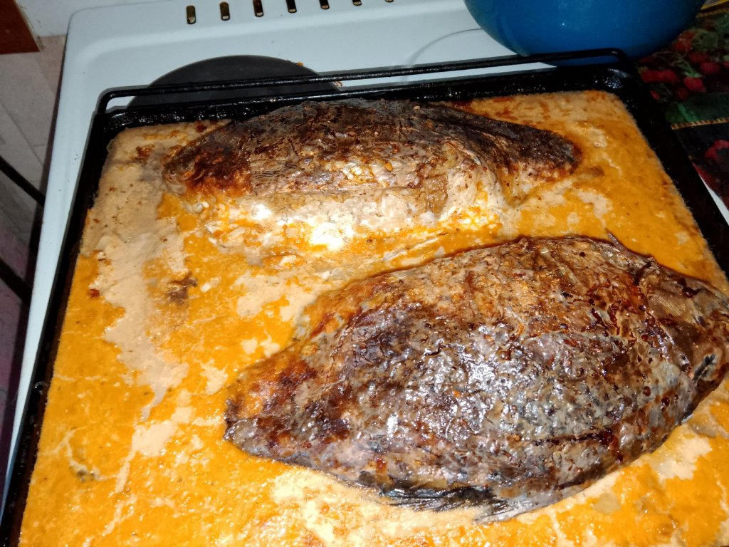 Карась в икре со сметаной + рис.