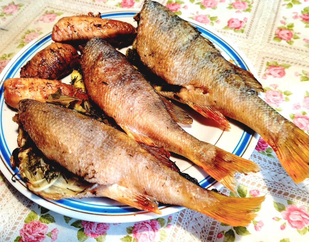 "На три персоны".