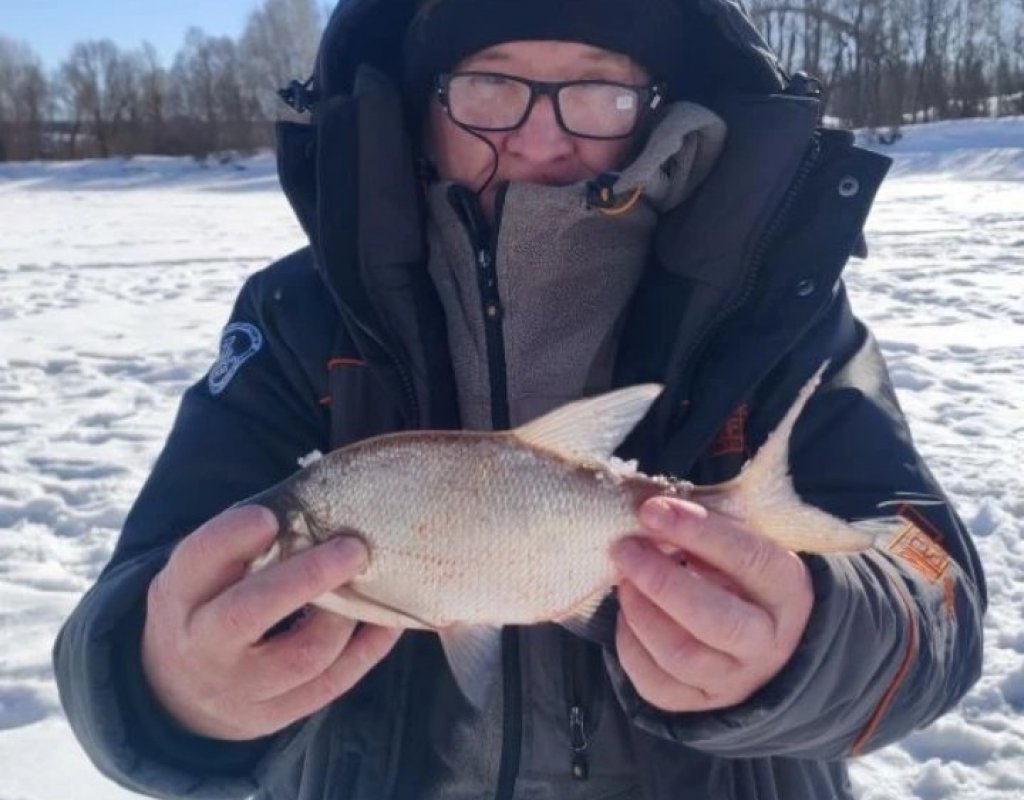 На рыбалке на Инструментальном