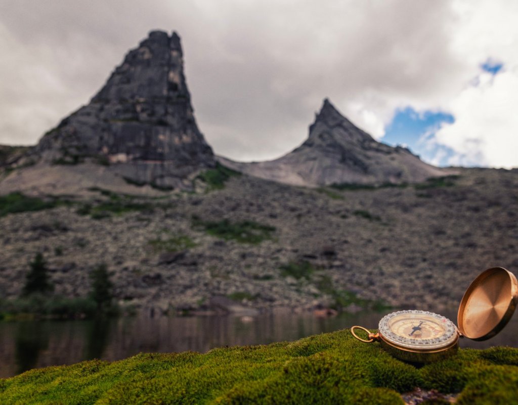 В горах. Парабола.