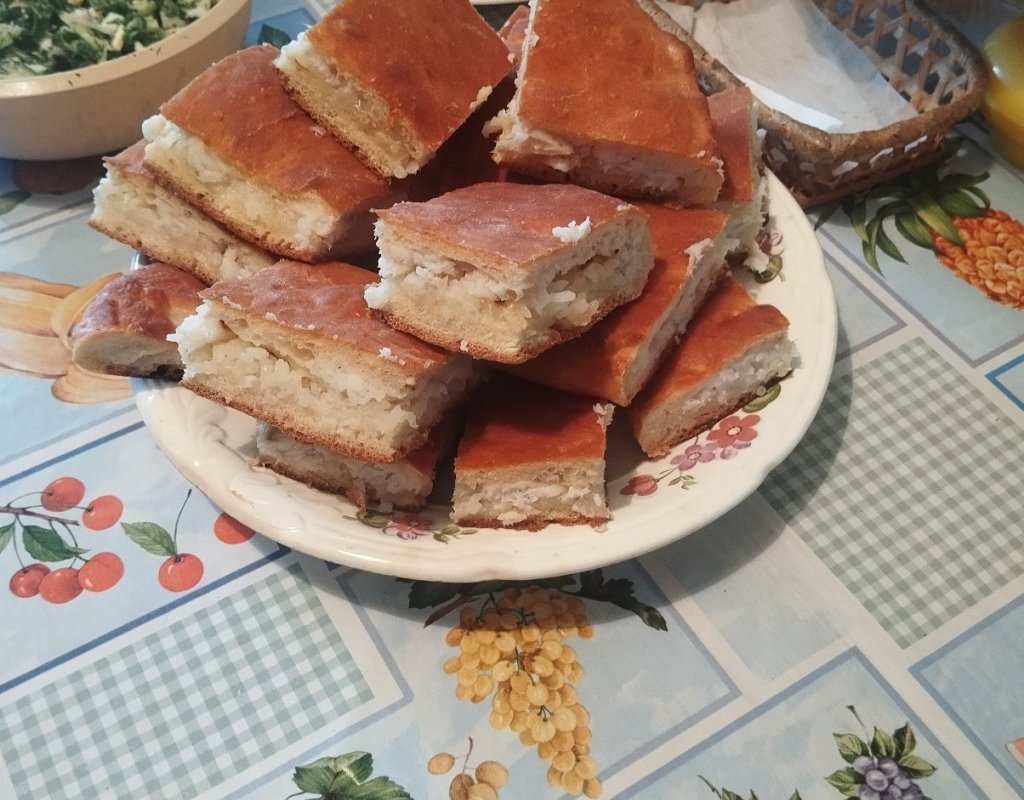 А вот и пирог готов из судака!..