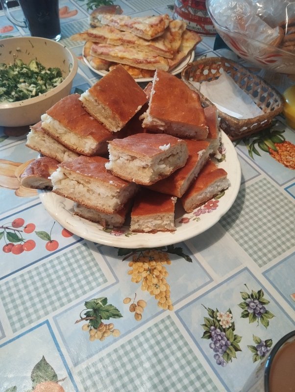 А вот и пирог готов из судака!..
