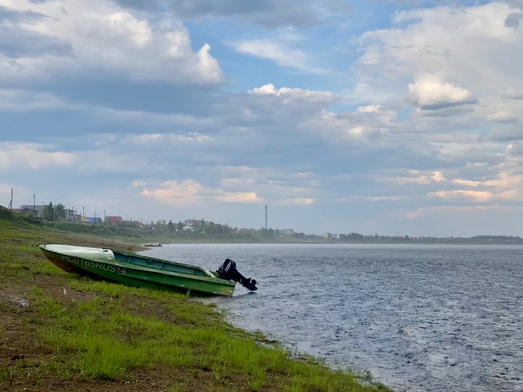 Быстрый, сильный, летний дождь.
