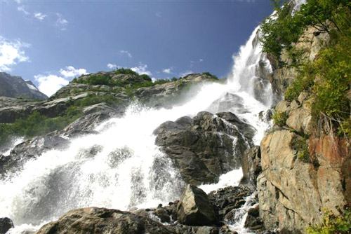 Водопад в горах чечни