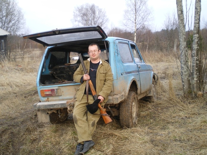 и машина и ружье......