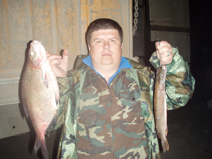 Лещь .2.5 и шурогайка на 400 гр . Иня  в районе Буготака..