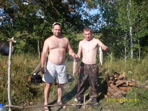 Пока стрелять нельзя мы рыбачили.