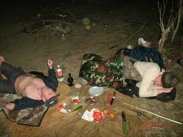 до зорьки осталось два часа.