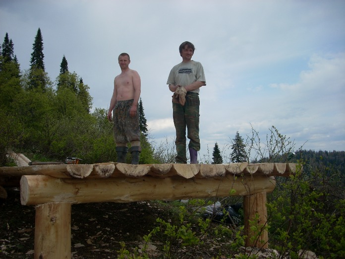 помост