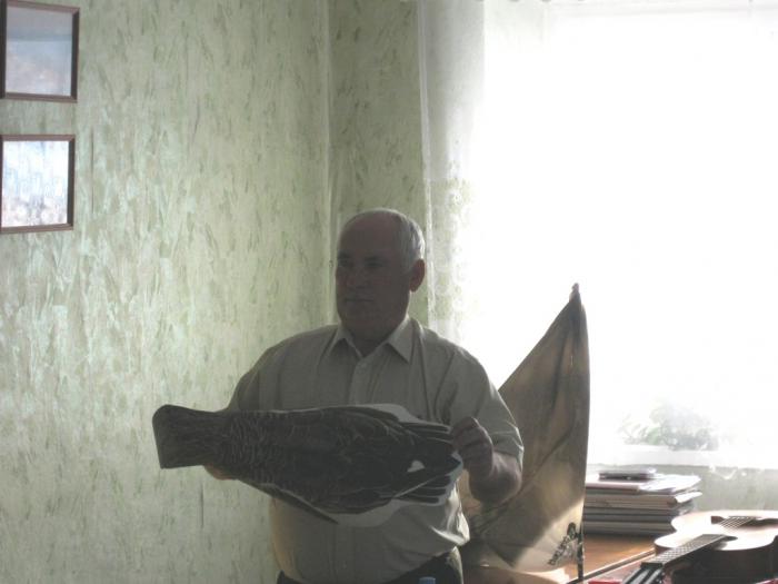 Флюгер кормящегося белолобого гуся